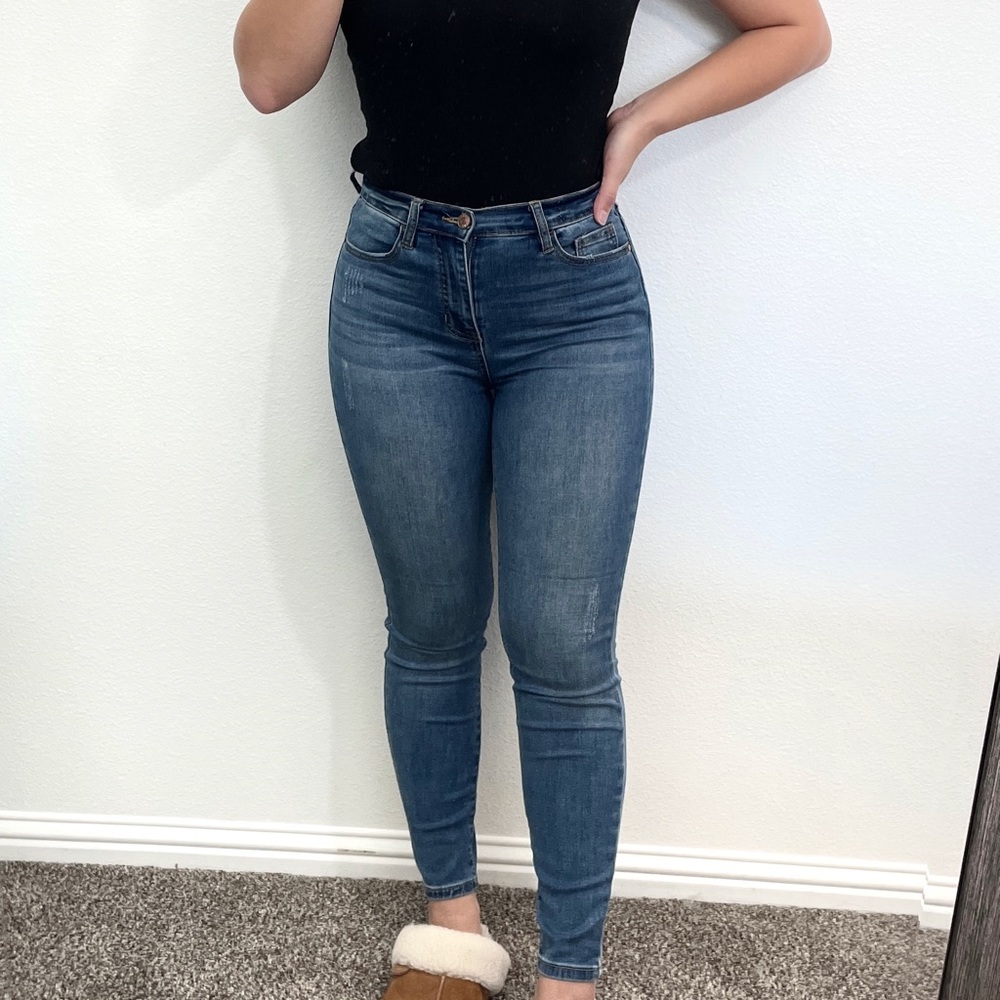 Light blue high waisted skinny jeans